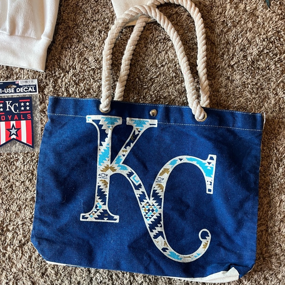 Vintage Kansas City Royals Sweatshirt and Tote Set - Picture 4 of 4